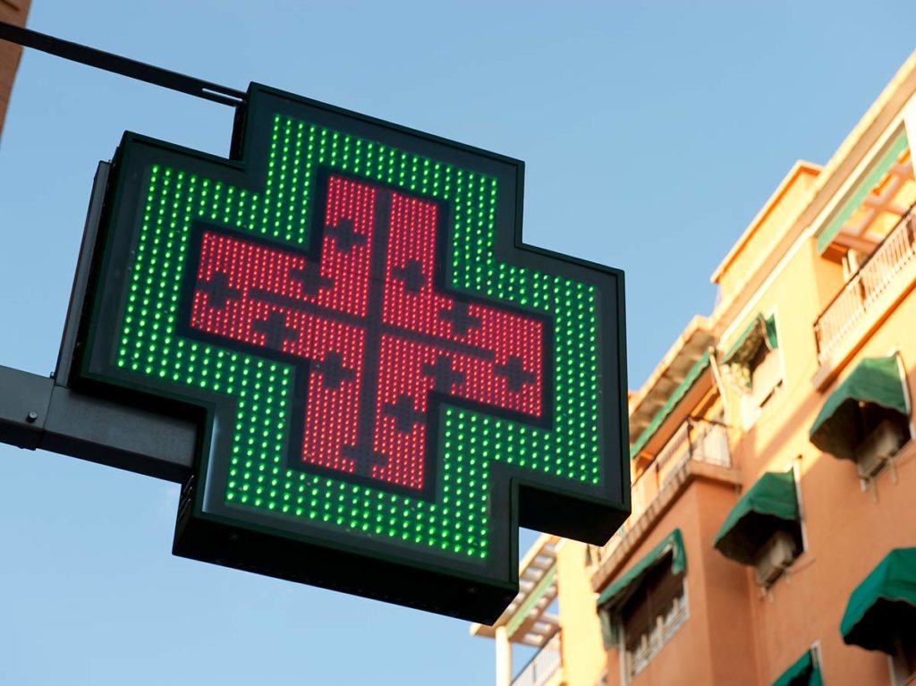 Pharmacy sign in Spain