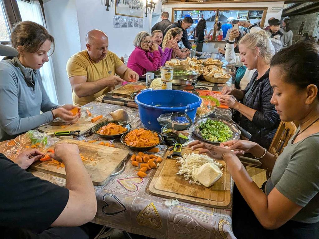 granon salad prep Feliu summer 2025 la concha