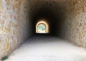estella tunnel rebecca ring autumn 2025 la concha