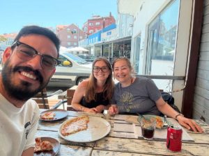 people are the way pizza deborah gonzolez autumn 2025 la concha