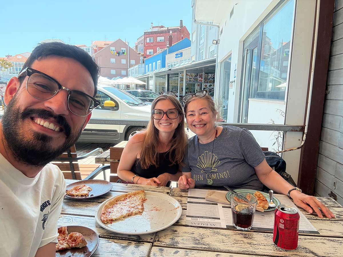 people are the way pizza deborah gonzolez autumn 2025 la concha