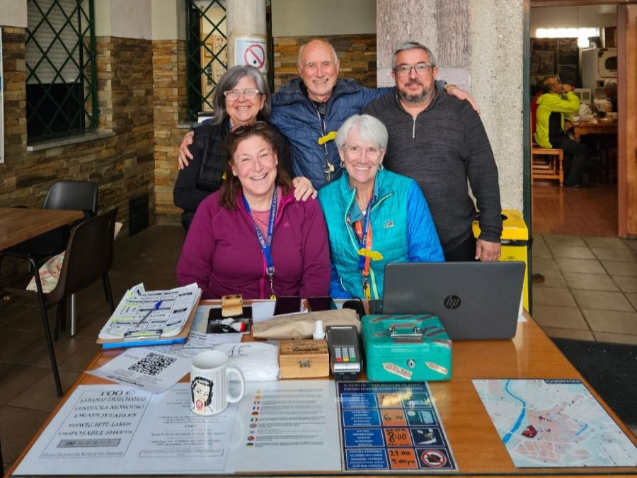 alb de peregrinos san nicolas ponferrada Kelli Leydecker